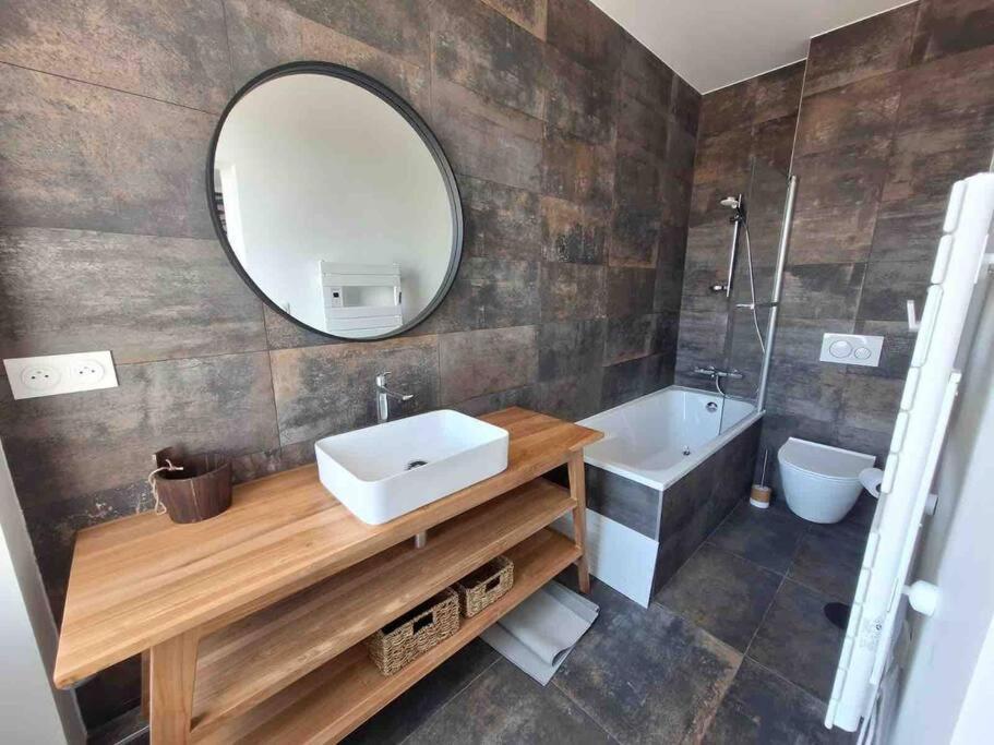 Apartment 3p 70m2, Vue Mer, Et Port De Lomener